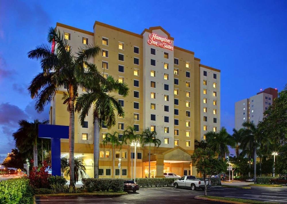 Hampton Inn & Suites Miami Airport South/Blue Lagoon image 1